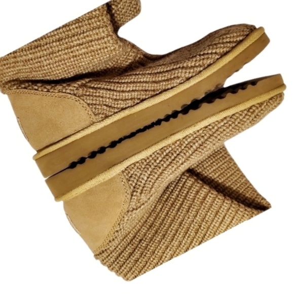 UGG Classic Cardy Knit Boots 5819 Brown Caramel Tan color Sz 9 - Picture 7 of 12